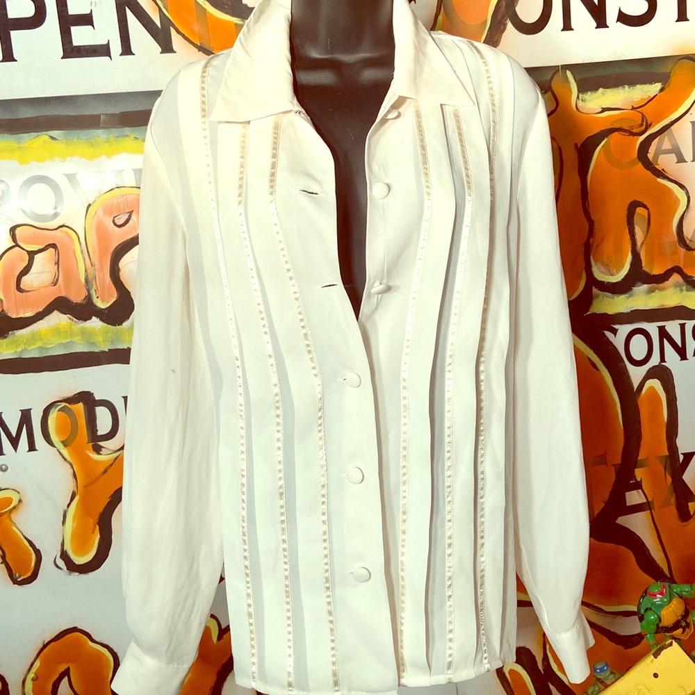 Norton McNaughton Off white long sleeve blouse.